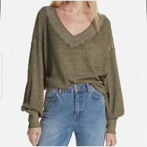 EUC WE THE FREE BY FREE PEOPLE SOUTH SIDE THERMAL TOP MOSS SIZE L